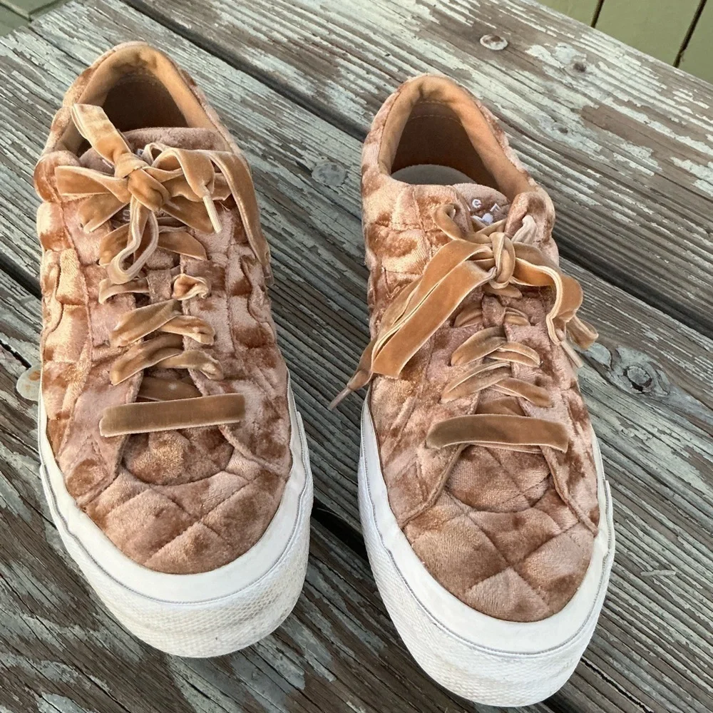 Covers Le Fleur Ex Velvet Golf Quilted Sneakers Lace Low Top In Men Size 12 Tan